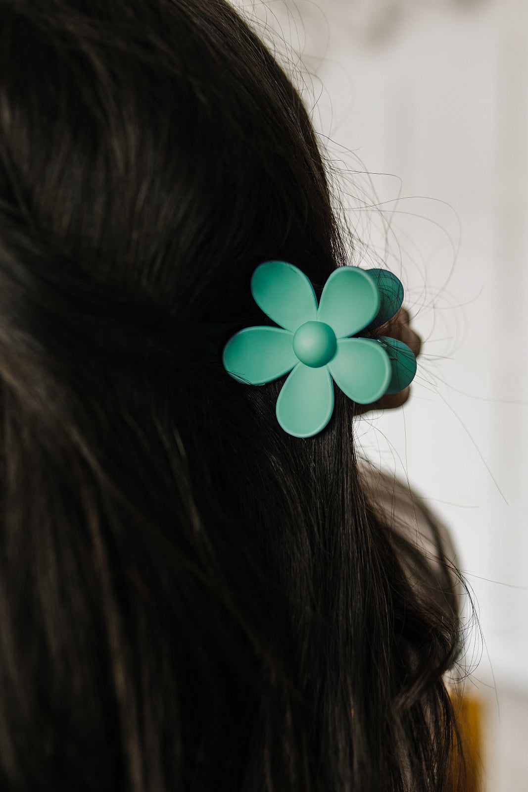 Daisy Claw in Turquoise